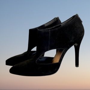 Cierra Cut Away Bootie from Pour La Victoire
